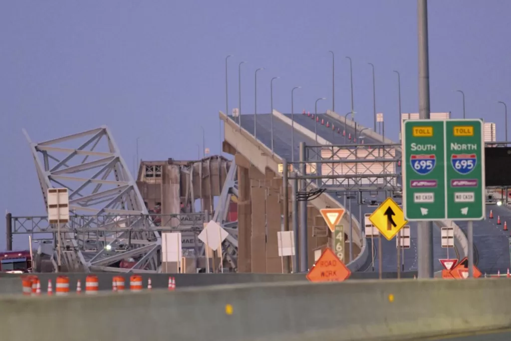 Francis Scott Key Bridge in Baltimore collapses