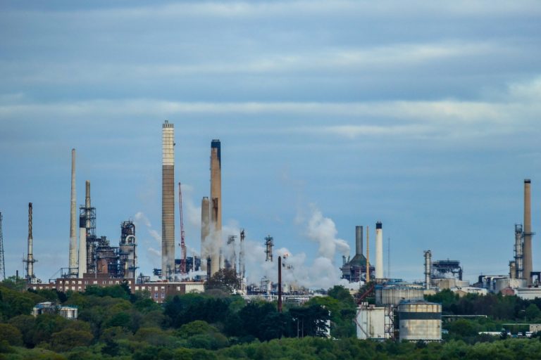 The largest oil refinery of Pakistan to be shut down