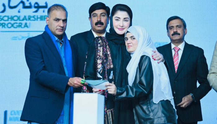 CM Maryam Nawaz launches Honhaar scholarship and laptop scheme for students