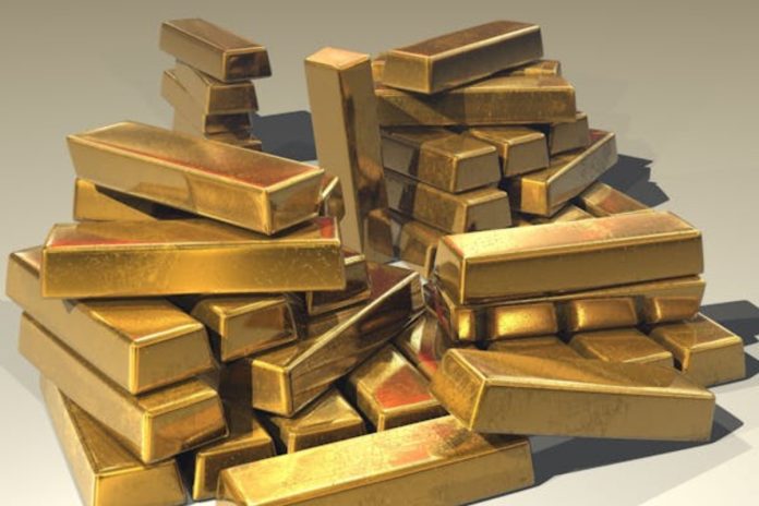 Gold prices decline in Pakistan after hitting record highs