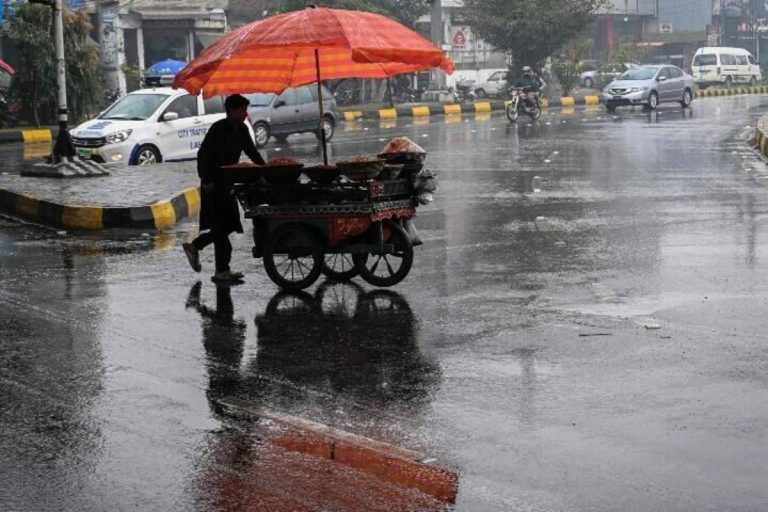 Lahore sees rainfall, cool weather at start of Ramadan