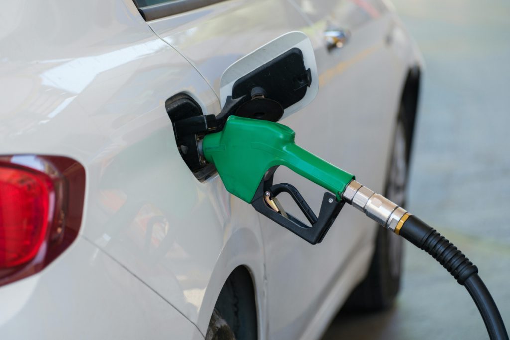 Petrol, diesel prices likely to decrease in Pakistan from 16 March