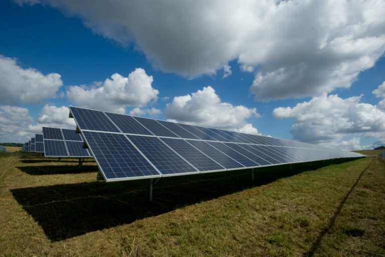 New policy cuts solar panel prices in Pakistan