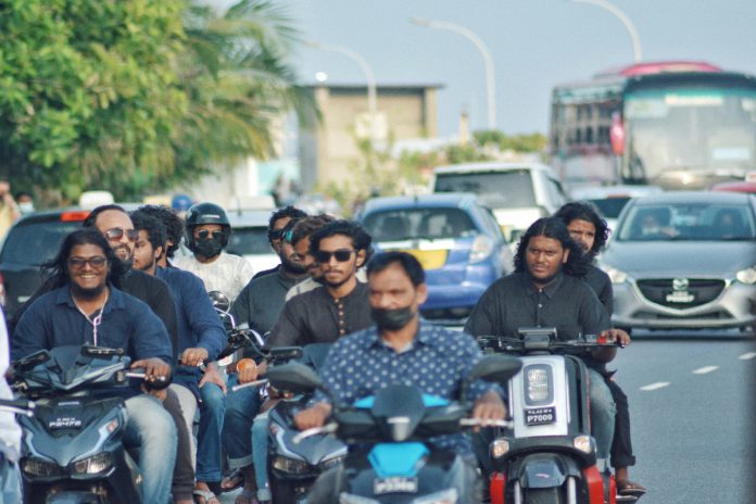 IG Sindh announces zero tolerance for helmet violators in Karachi