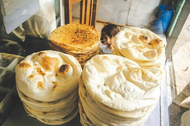 Naan, chapati prices officially reduced in Karachi
