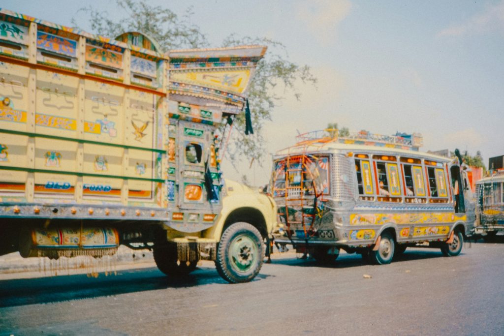 Karachi bans heavy vehicles during peak hours