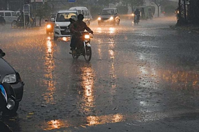 Storms, heavy rain hit Islamabad, Punjab, K-P: One dead, power disrupted