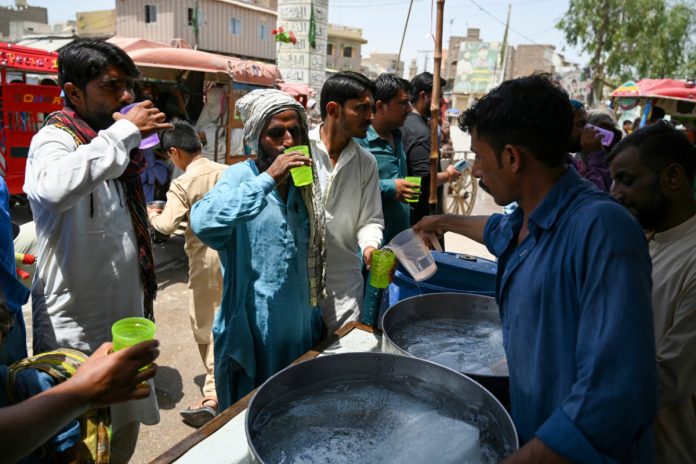 Pakistan faces extreme heatwave as temperatures remain high