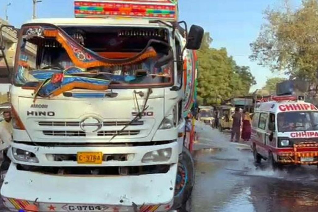 Water tanker hits and kills woman in Karachi