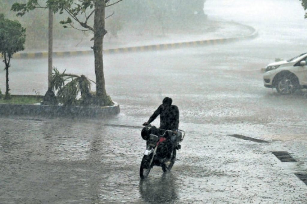 Peshawar, KP weather: Intermittent rain, gusty winds, hailstorms expected