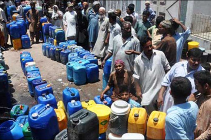Water supply crisis in Karachi worsens after power failure at Dhabeji station