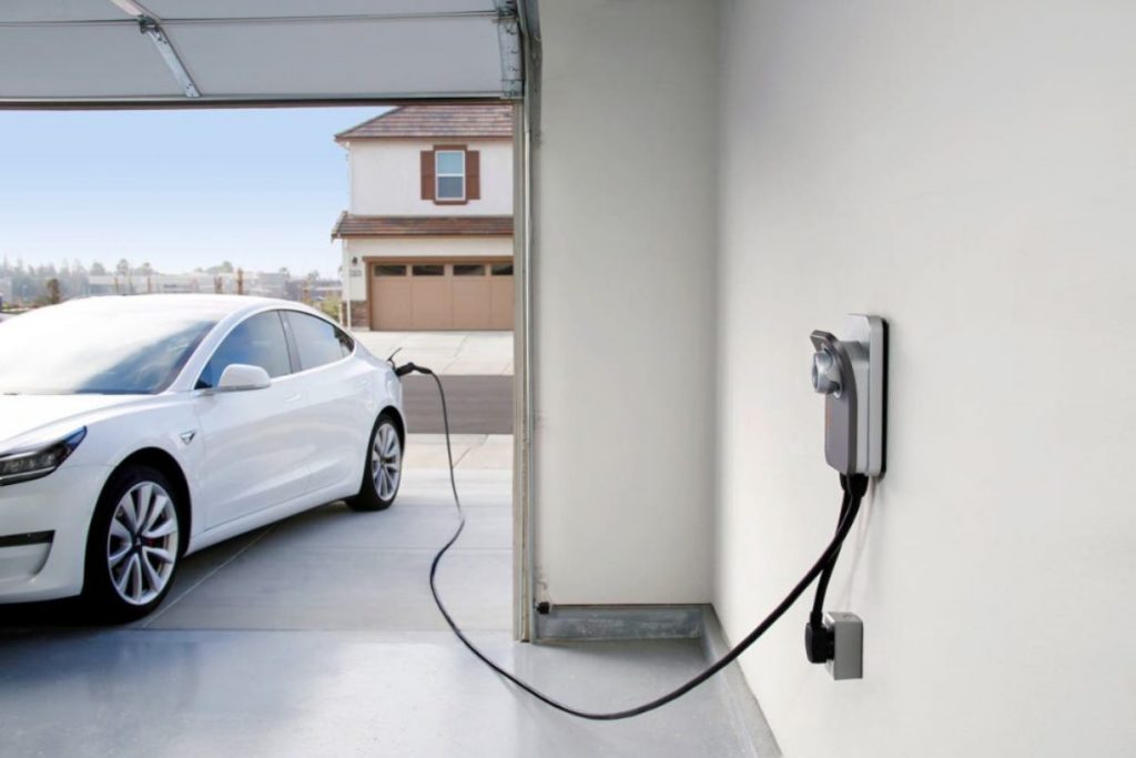Govt to increase petrol, diesel prices to promote shift towards EVs