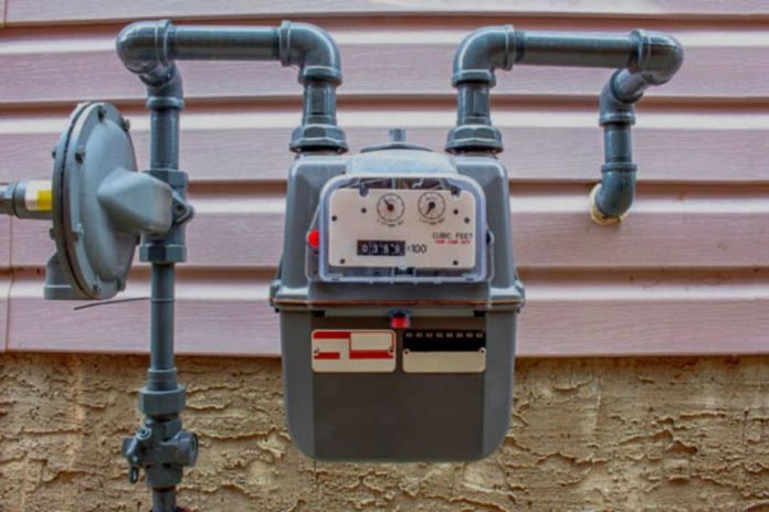 Govt announces over 1 lac new gas connections for domestic use