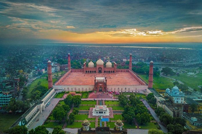 Lahore set to become Pakistan’s first dust-free city