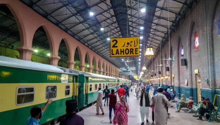 Pakistan Railways changes Lahore–Karachi train schedule