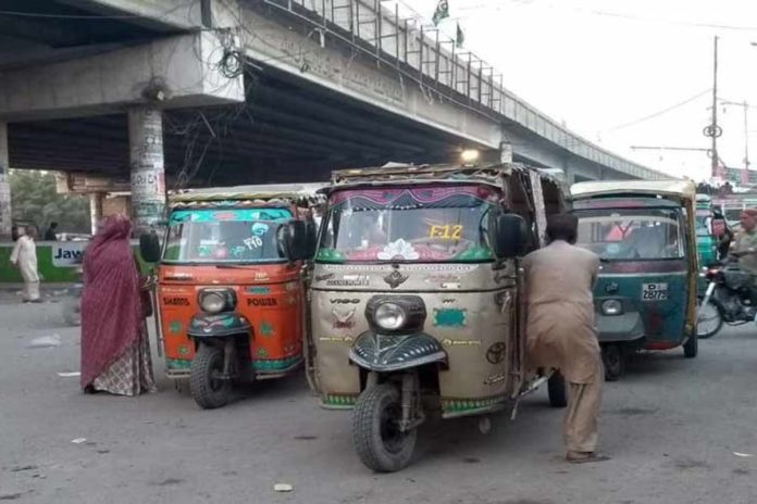 Karachi imposes two-month rickshaw ban on busy routes