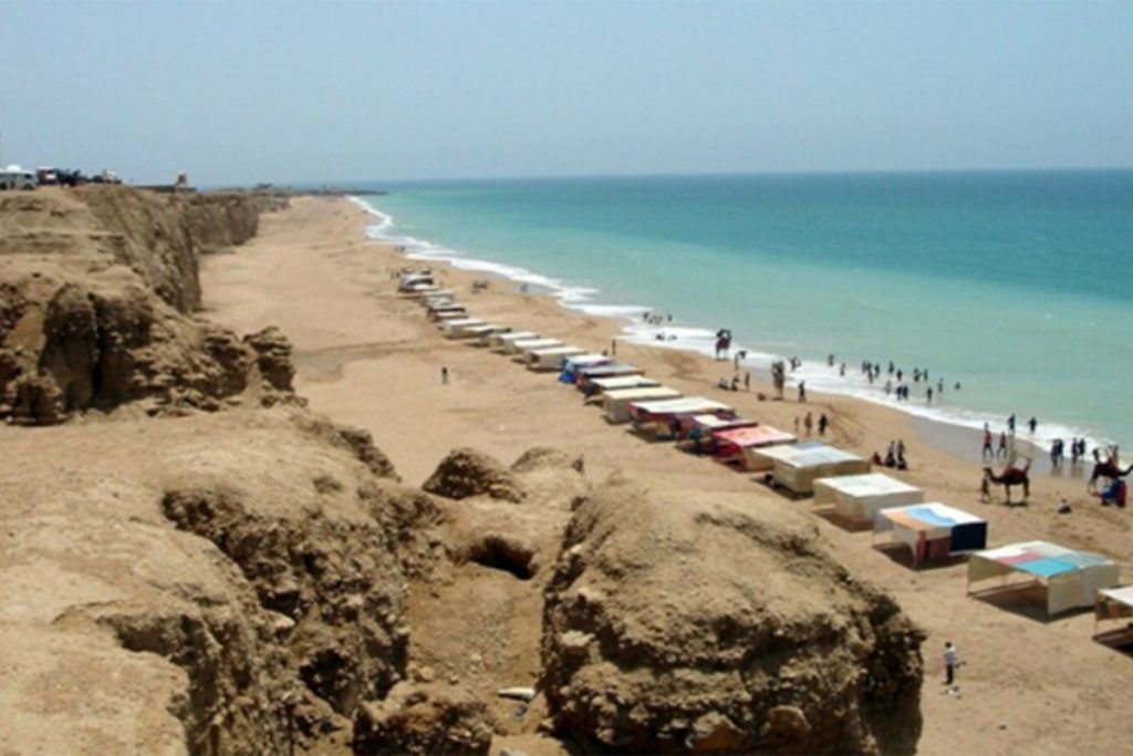 Section 144 imposed as monsoon causes sea level rise in Karachi