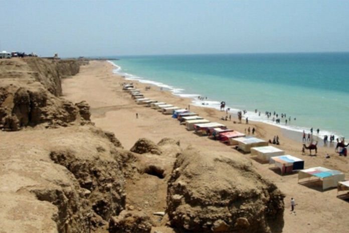Section 144 imposed as monsoon causes sea level rise in Karachi