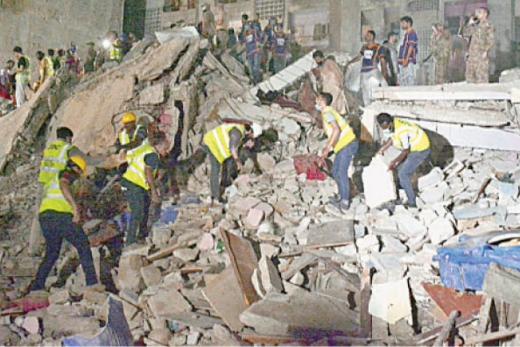 At least five killed, several injured in Lyari building collapse
