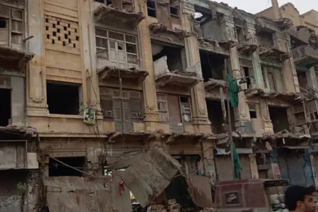 CBC declares 125 buildings unsafe after Lyari collapse in Karachi