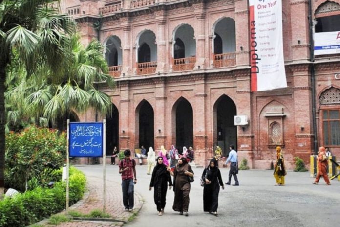 Admissions in Punjab universities fall sharply by up to 30%