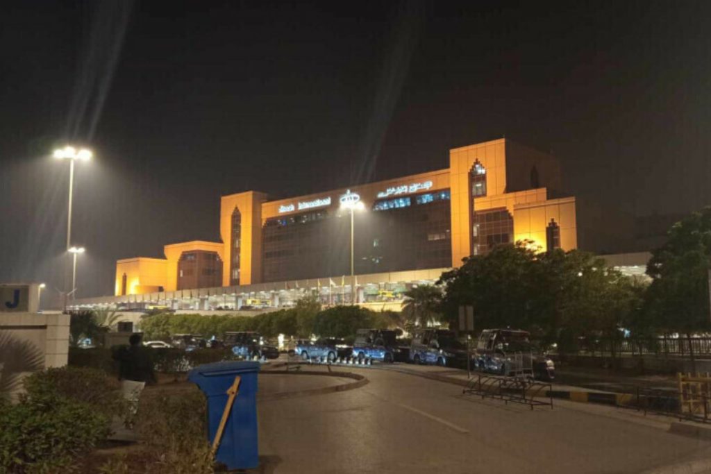 Karachi airport still facing flight delays due to poor weather