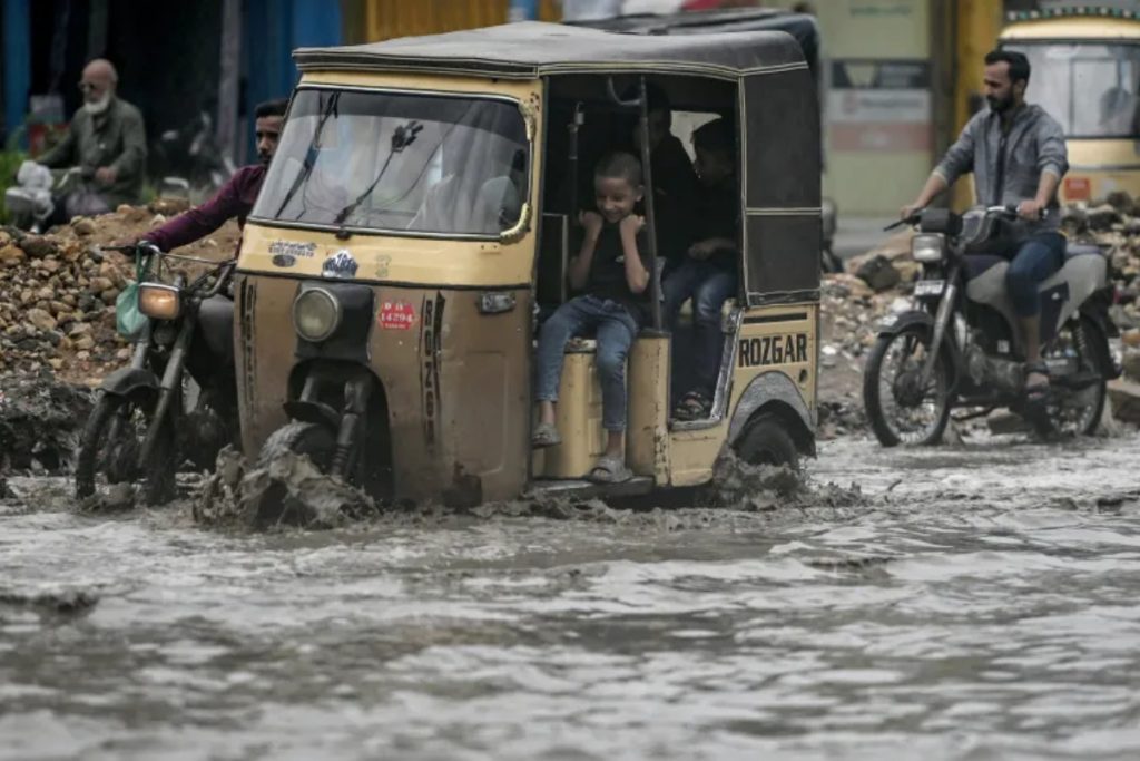 PDMA warns of torrential rains, flash flood risk in Punjab