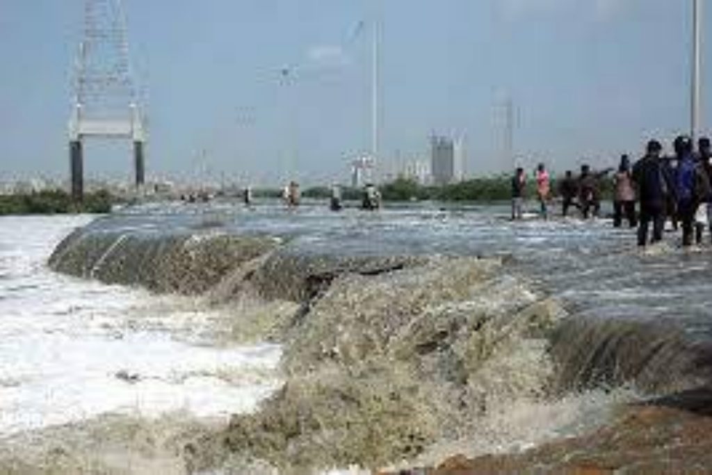 Karachi housing societies flooded after Thado Dam overflows