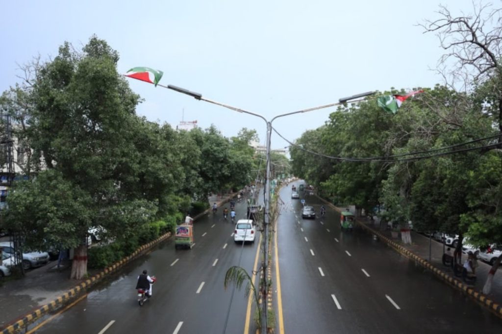 Thunderstorm, rain bring relief from heat in Lahore and across Punjab
