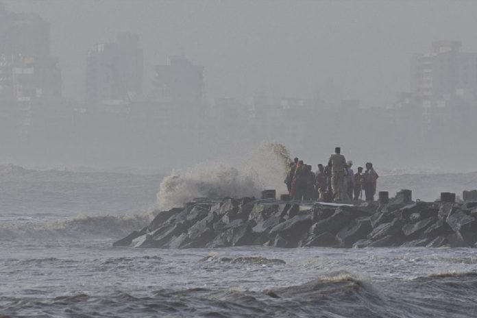 Cyclone ‘Shakhti’ moving away from Karachi, now 700km away
