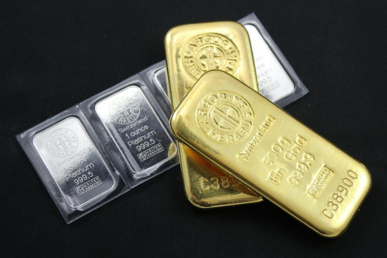Gold and silver prices hit record highs in Pakistan