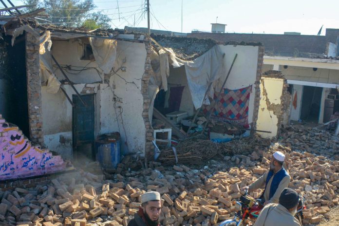 300 homes of Afghan settlement demolished in Karachi operation