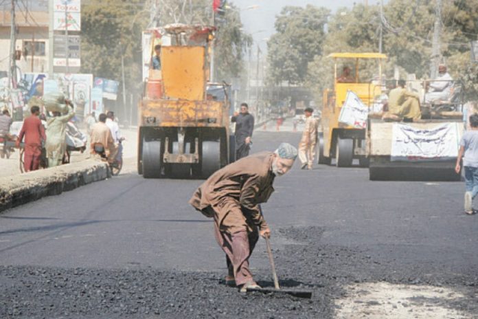 Major road in Karachi closed due to restoration work