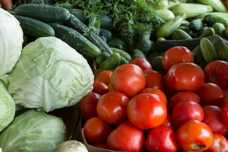 Fruit, vegetable prices spike across Rawalpindi, tomatoes hit record Rs600