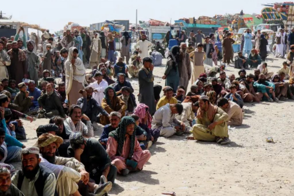 Torkham border reopens after 20-day closure for Afghan repatriation