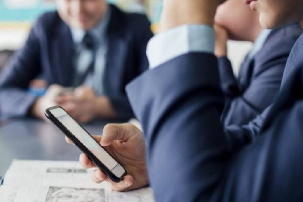 Punjab bans student mobile phone use in all schools