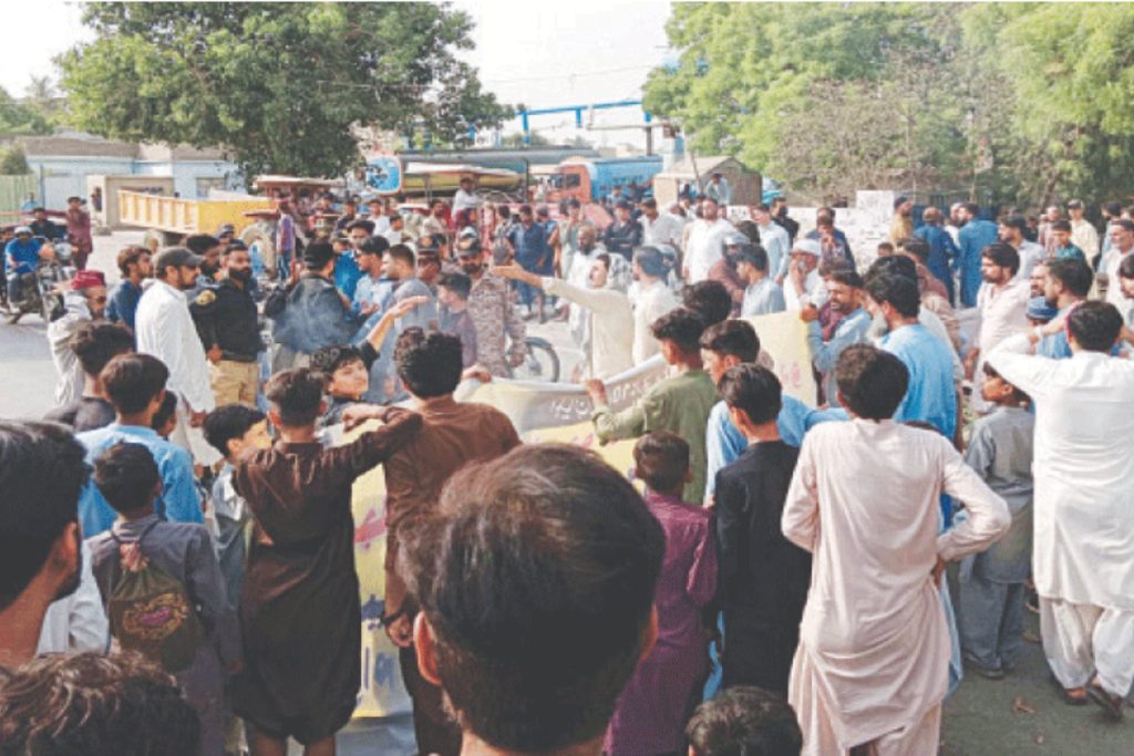 North Karachi residents protest over severe water crisis