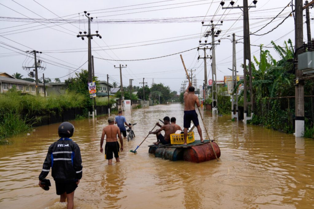 Sri Lanka declares emergency as floods hit Colombo, deaths rise to 159
