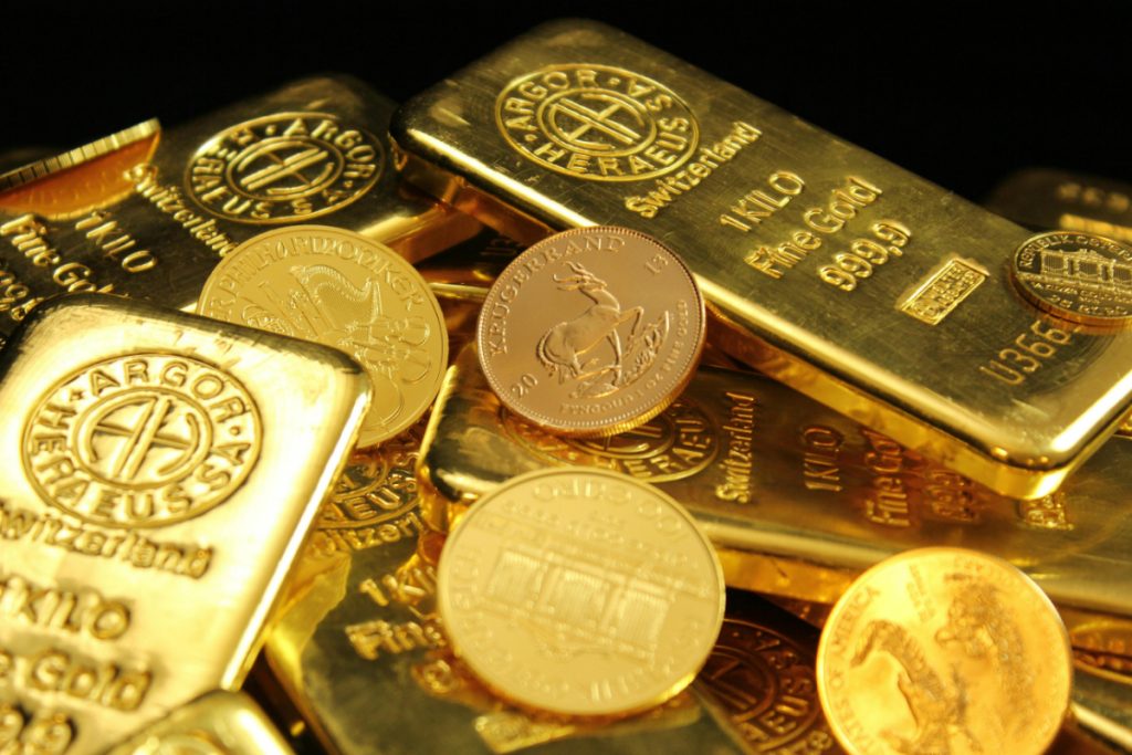 Gold falls again by Rs1,700 per tola in Pakistan