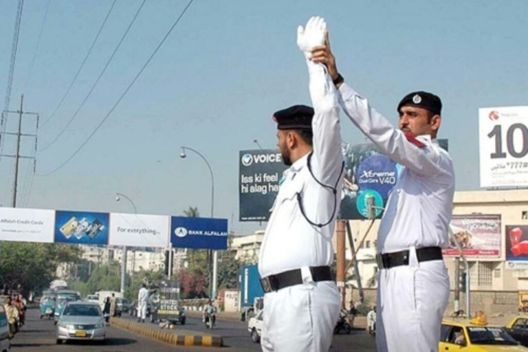 Sindh Police orders crackdown on vehicles without number plates, licences