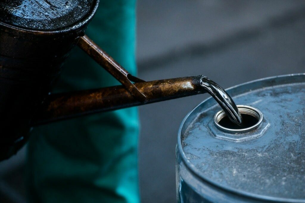 Pakistan govt reduces prices of light diesel, kerosene