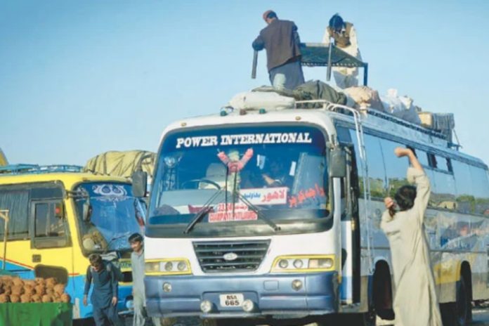 Karachi enforces no-entry for intercity buses, issues first e-challan