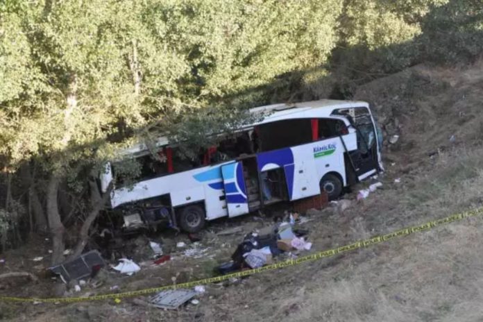 University bus driver dies after heart attack, 11 injured