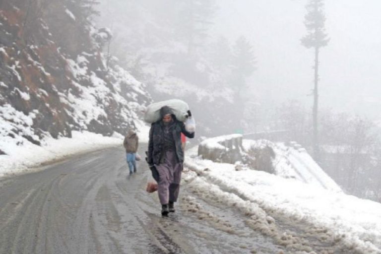 Northern areas shiver as snowfall continues in KP and Gilgit-Baltistan