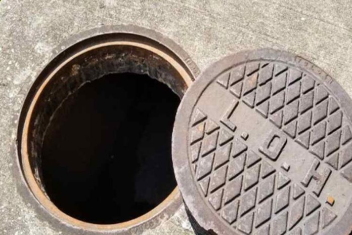Four bodies found in Karachi manhole, investigation launched