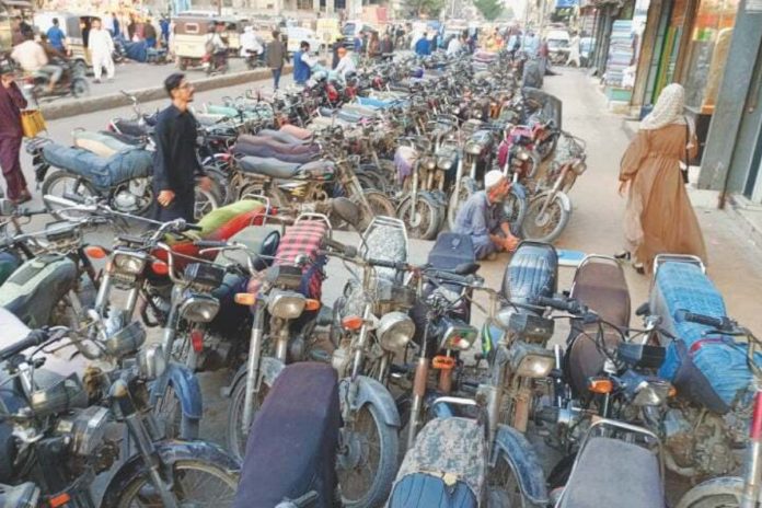 Crackdown launched against parking mafia in Karachi
