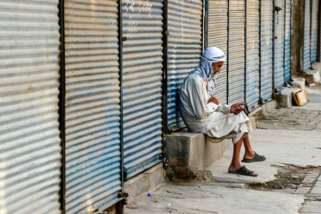 Karachi shuts down over 200 shops in Saddar for fire safety violations