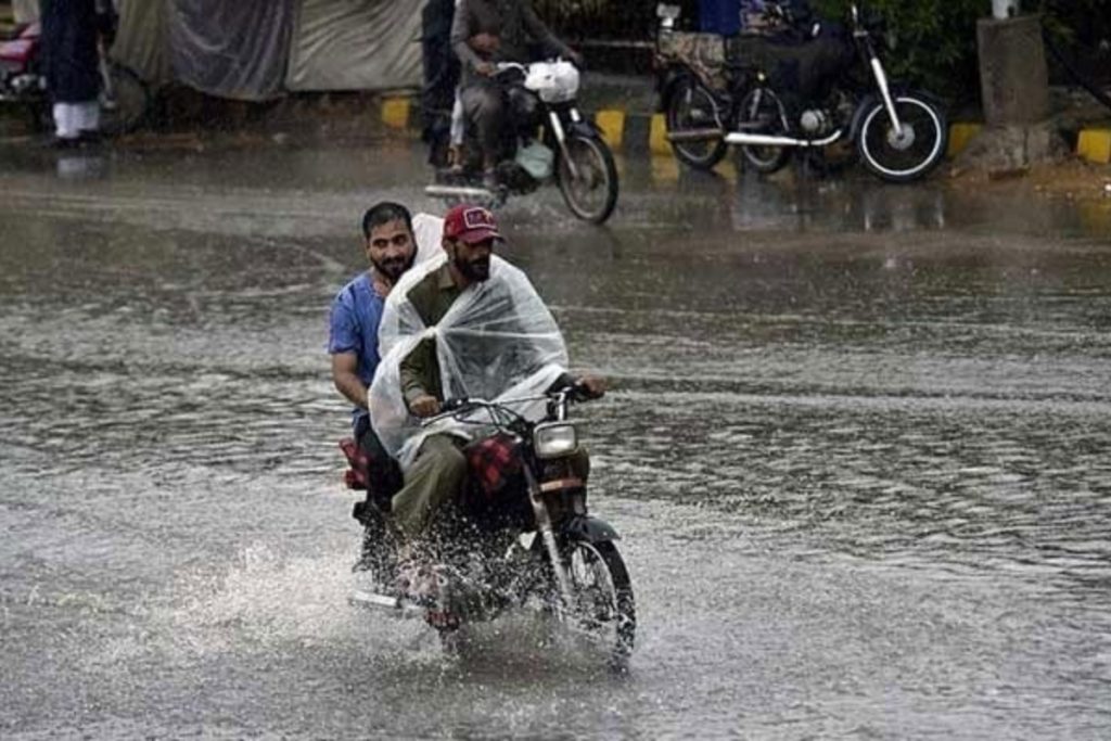 Rain and storms expected in Karachi over next 24 hours