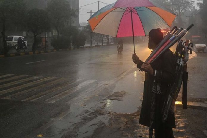 Rainfall brings pleasant weather to Punjab