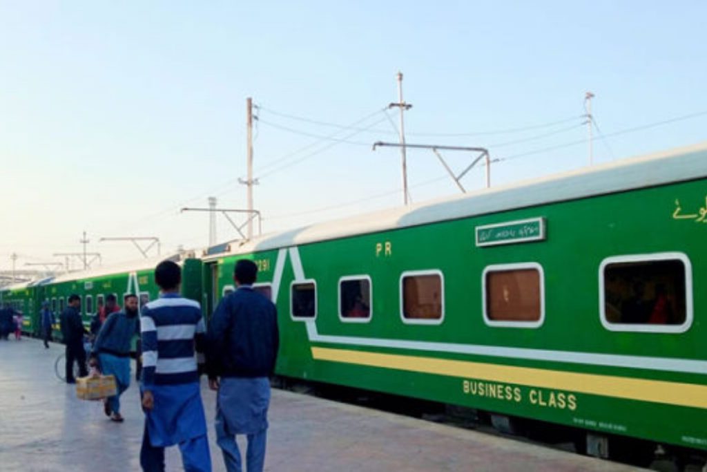 Quetta-Peshawar train service suspended temporarily
